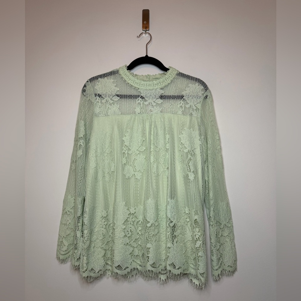 Ultra Pink Women’s Lace Top Dusty Green Size L